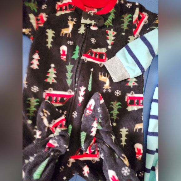 Kids pajamas (🌵FOR BUNDLES ONLY) - Picture 2 of 4